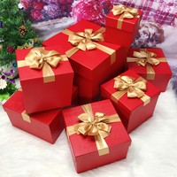 Boîte d'emballage de mariage personnalisée avec ruban Boîte d'emballage cadeau surprise carrée en or