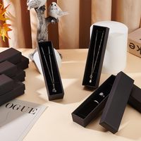 Boîte à bijoux noire en gros, boîte cadeau en papier kraft avec mousse pour la Saint-Valentin