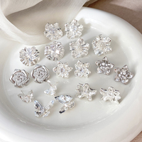 Boucles d'oreilles clous en laiton plaqué or 18 carats, motifs floraux et papillons variés, serties de zircone cubique, bijoux fantaisie en gros pour femmes