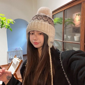 หมวกไหมพรมลาย Fair Isle สไตล์เรโทรสำหรับผู้หญิง หมวกไหมพรมถักป้องกันหู อุ่นสบายสำหรับฤดูหนาว เหมาะสำหรับวันที่มีหิมะตก - Product Image 5