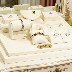 Set de Exhibición de Joyería de Lujo ODM, Accesorios Personalizados para Exhibición en Tiendas, Contenedor de Joyería de Alta Gama - Product Image 1