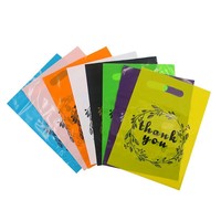 Sacs de courses en plastique LDPE personnalisés avec poignée Flexiloop sérigraphiée, recyclables pour chaussures et usage commercial en boutique