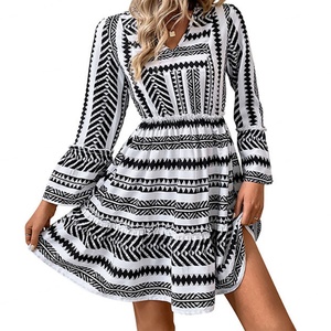 Vestidos Mini de Alta Calidad para Mujer, Diseño Personalizado OEM, Moda Otoño Invierno con Manga Larga, Estampado a Rayas, Estilo Lindo para Vacaciones - Product Image 5