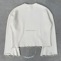 T-shirt thermique à manches longues déchiré, style streetwear, avec ourlet vieilli, impression DTG de logo graphique personnalisé, effet gaufré