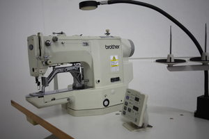 Japon original Brother 430D bartack machine à coudre flambant neuf électronique bartack machine à coudre des jeans - Product Image 3