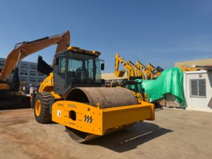 รถบดอัดแบบดรัมเดี่ยว XS203J มือสอง สภาพดี รักษาอย่างดี น้ำหนัก 23 ตัน สำหรับบดอัดดินและแอสฟัลต์ - Product Image 5