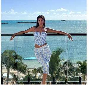 Completo estivo 2023 in <span class=keywords><strong>stile</strong></span> <span class=keywords><strong>retrò</strong></span> con gonna stampata, completo casual da donna in due pezzi. - Product Image 5