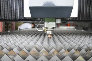 2023 NOUVEAU design Machine de découpe au laser pour métal en acier au carbone 3kw pour couper le métal 16mm