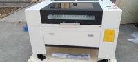 Machine de découpe et de gravure laser CO2 CNC JQLaser pour acrylique, MDF, bois, tissu, cuir, prix 130W 150W 6090 1390 1610