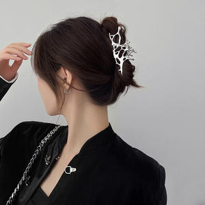 مشبك شعر معدني سائل كمية عالية مشبك مخلب الشعر للشعر السميك سعر خاص للنساء مقاس كبير مشبك شعر معدني مثل القرش - Product Image 3