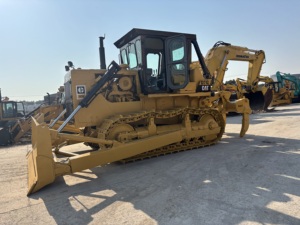 Bulldozer sobre orugas CAT D7G usado importado de Japón al mejor precio directo de fábrica en excelentes condiciones - Product Image 2