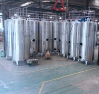 Fermenteur à vin vertical à compartiments, capacité totale de 8000 L, réservoir en acier inoxydable à double zone pour équipement de vinification, double chambre