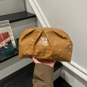 Nouvelle Pochette Femme 2026 en Cuir Croco Plissé avec Rivets et Clous Métalliques, <span class=keywords><strong>Sac</strong></span> <span class=keywords><strong>de</strong></span> Soirée Tendance Style Vintage pour Fêtes - Product Image 3