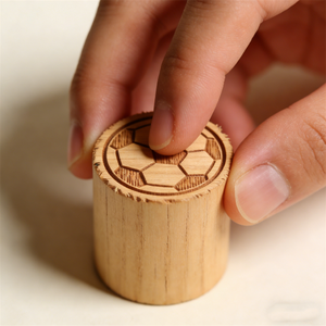Sello de Madera Autoentintable Conmemorativo de la <span class=keywords><strong>Final</strong></span> de la Copa <span class=keywords><strong>Mundial</strong></span> de Fútbol con Diseño de Balón de Fútbol para Uso en Oficina - Product Image 5