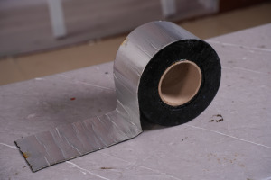 Ruban adhésif industriel auto-adhésif 1/8 butyle pour l'étanchéité et l'isolation, marque XILAN, garantie 5 ans et plus - Product Image 6