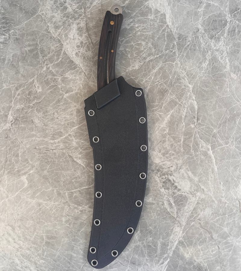 Livré avec un étui de type K.