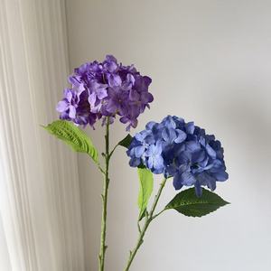 Junheyuan - Ramas Individuales de Hortensias Artificiales, 72 Pétalos, Flores de Seda para Decoración de Techos de Boda - Product Image 3