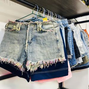 Balle di Abbigliamento Usato Coreano per <span class=keywords><strong>Donna</strong></span>, Abbigliamento di <span class=keywords><strong>Prima</strong></span> Qualità, Fornitore di Abbigliamento di Seconda Mano di Grado <span class=keywords><strong>A</strong></span> - Product Image 1