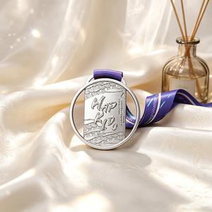 Insignia Metálica Cuadrada Brescia Park Run 2024 con Diseño de Alas de la Victoria, Sin Níquel, Estilo Clásico Personalizado - Product Image 2