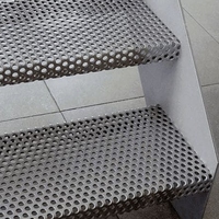 Marchepieds décoratifs modernes en acier inoxydable perforé pour extérieur, galvanisés et thermolaqués, pour achats en ligne sur Alibaba