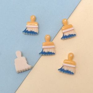 100 PIÈCES Cabochons en résine mignons à motifs de tableau de <span class=keywords><strong>dessin</strong></span> et pinceaux, à dos plat, pour <span class=keywords><strong>la</strong></span> création de bijoux DIY, accessoires de décoration pour scrapbooking, vente en gros - Product Image 2