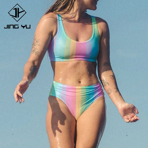 Bikini en polyester recyclé à imprimé dégradé de couleur, design tendance 2026, idéal pour la plage et le fitness, personnalisable - Product Image 1