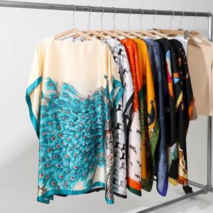 <span class=keywords><strong>Abiti</strong></span> Kaftano in Raso di Seta da Donna Taglie Forti, Veste Musulmana Stampata di Marca, Kaftano Abaya di Seta di Design Stile Dubai - Product Image 1