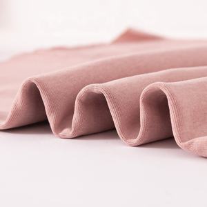 Tissu de haute qualité pour vêtements 160 GSM 66% coton 34% polyester Tissu en coton et polyester confortable pour t-shirt - Product Image 5