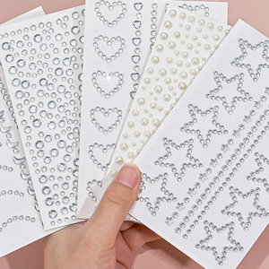 Adesivi autoadesivi con 5 fogli con strass a forma di cuore e stella con 5 fogli - Product Image 6