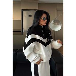 Survêtement de sport Bennyc White personnalisé, coupe-vent et respirant, pour l'hiver, imprimé par sublimation, idéal pour le jogging et la salle de sport - Product Image 2