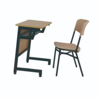 Ensemble de bureau et chaise d'école en bois à hauteur fixe, table d'étude avec panneau frontal et panier à fils, mobilier étudiant robuste et durable