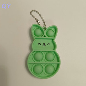 Porte-clés Lapin de Dessin Animé QY en Silicone, Jouet Anti-Stress Coloré pour Pâques, Pendentif Chaîne Accessoire - Product Image 6