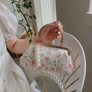 2025 delicados bolsos florales bordados para mujer chino Retro portátil mensajero versátil perla cena fiesta banquete bolsas - Product Image 4
