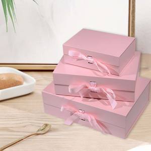 Boîte pliante en gros pour petites séries, coffret cadeau rose avec aimant et poignée, emballage cadeau vide pliable - Product Image 1