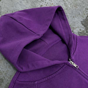 Sudaderas con capucha moradas extragrandes casuales para hombre con cremallera, estampado de letras personalizado, efecto desgastado, estilo streetwear - Product Image 4
