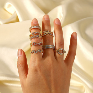 Anelli Placcati Oro 18K con Zirconia Cubica Regolabili Aperti Brillanti con Pietre di Zirconio Incastonate Impilabili Fede Nuziale Eterna - Product Image 3