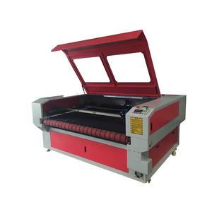 Cho ăn tự động 1610 CO2 thảm cắt <span class=keywords><strong>laser</strong></span> giá máy cho sàn và cỏ nhân tạo mat mat - Product Image 2