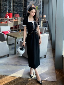 Nouvelles arrivées Seven Color Printemps-Été 2026 : Nouvelle <span class=keywords><strong>robe</strong></span> longue noire à manches courtes, col carré et patchwork de <span class=keywords><strong>dentelle</strong></span> - Product Image 3