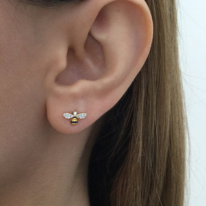 Orecchini a Perno a Forma di Ape Mini Carini per Donne, Accessori per Orecchie Freschi per l'Estate e l'Uso Quotidiano - Product Image 1