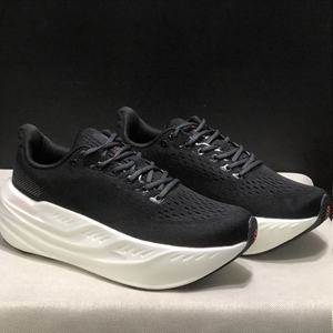 Chaussures de sport respirantes et tendance, de couleur unie, avec semelles épaisses et fonction rehausseuse, chaussures de marche douces et confortables - Product Image 1