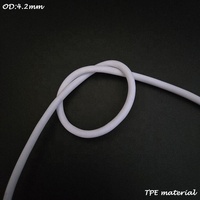 Grabado láser Clientes personalizados Logo TPE Materiales Lámina blindada Tipo C a C Cables de carga