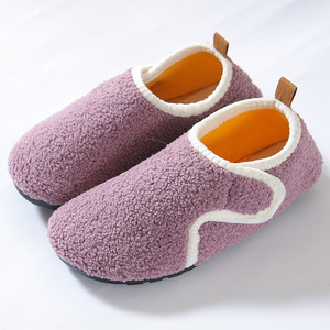 Vente en gros de pantoufles plates, antidérapantes, bouclées, à <span class=keywords><strong>velcro</strong></span>, pour l'hiver, pour femmes et enfants, chaussures d'intérieur en peluche respirante et chaude pour la maison - Product Image 5
