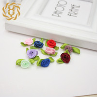 Mini fleur en ruban de satin de 3 cm (1,2 pouces) avec feuille de rose, écologique, faite à la main, pour applique, vêtements, épingles à cheveux, artisanat DIY
