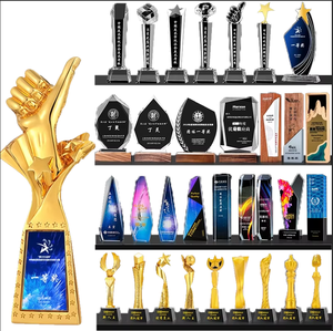 Venta al por mayor de artículos populares, medallas de cristal personalizadas, trofeos de cristal tallados e impresos, dotados de recuerdos creativos - Product Image 1