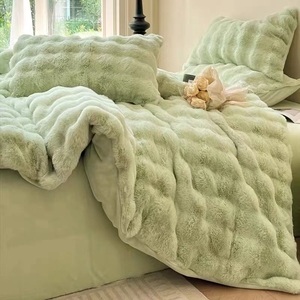 Vente chaude luxueuse <span class=keywords><strong>et</strong></span> confortable fausse fourrure <span class=keywords><strong>de</strong></span> lapin bulle <span class=keywords><strong>housse</strong></span> <span class=keywords><strong>de</strong></span> <span class=keywords><strong>couette</strong></span> ensemble pour chambre - Product Image 1