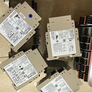 Relais temporisé Omron H3CR-F8 100-240V AC DC Systèmes de contrôle industriels - Product Image 2