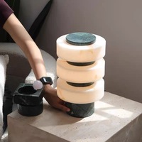 Lampe de table moderne à disques superposés, cadre en marbre naturel, abat-jour en faux albâtre, lampe de bureau décorative pour projet de hall d'hôtel