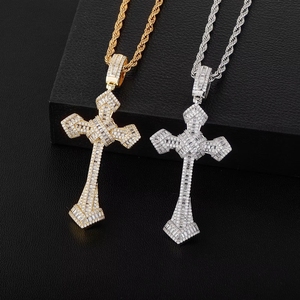 Colgante de Diseño Personalizado <span class=keywords><strong>Chucky</strong></span> Hop Punk con Zirconia en Forma de T para Hombre y Mujer, Accesorios de Moda con Personalidad, Aleación - Product Image 2