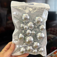 Vente en gros de 20 pièces/sac de fausses boules pour la décoration de gâteaux, fournitures de décoration de gâteaux, vente en gros de boules de gâteau dorées, argentées et violettes de tailles variées