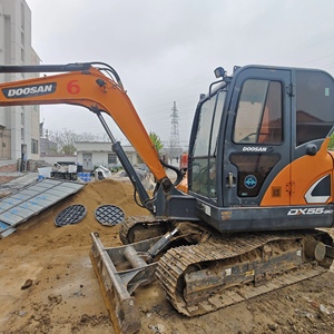 Prix Bas – Excavatrice sur Chenilles d'Occasion Doosan 55 DH55-7 Modèle 2022 de 5,5 Tonnes, d'Origine Coréenne, avec Moteur, Pompe et Boîte de Vitesses, à Vendre - Product Image 4